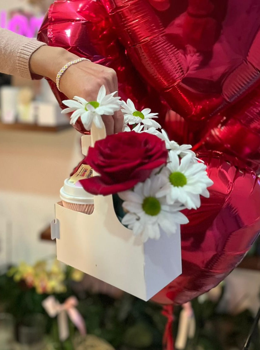 Coffee holder with flowers