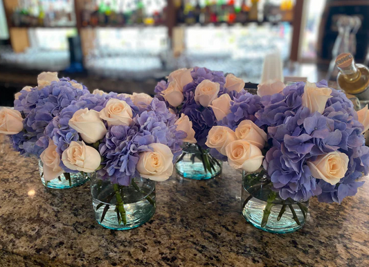 Centro de mesa Hortensias con rosa