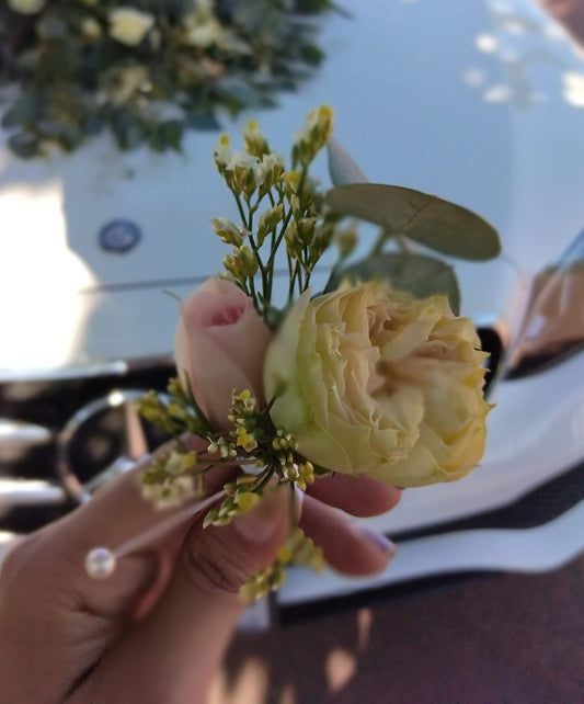 Boutonniere rosa